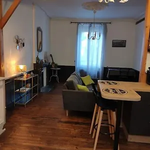 Entier 50 M² Proche Centre Appartement