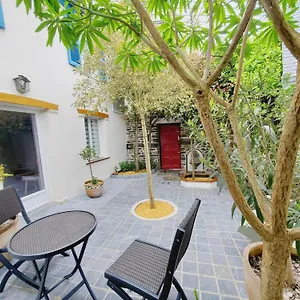 Aux Vieilles Murailles • Charmante Maison & Cour Hébergement de vacances